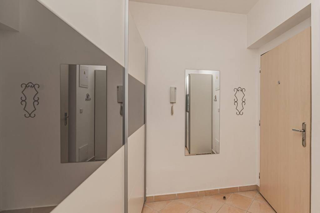 °°°Carolina'S Modern Apartment °°° Hradec Králové Extérieur photo